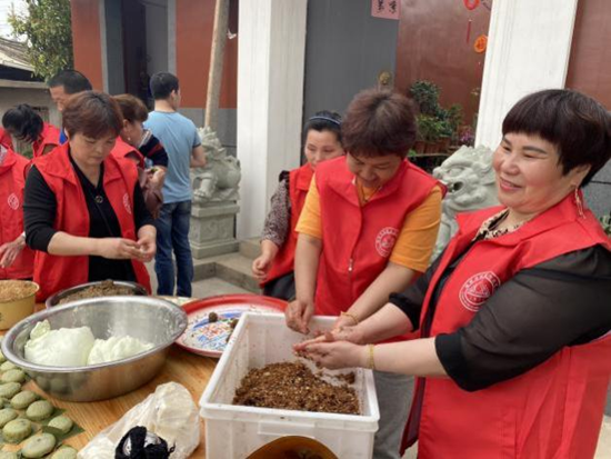 福州市民俗文化研究会开展包清明粿民俗文化志愿活动